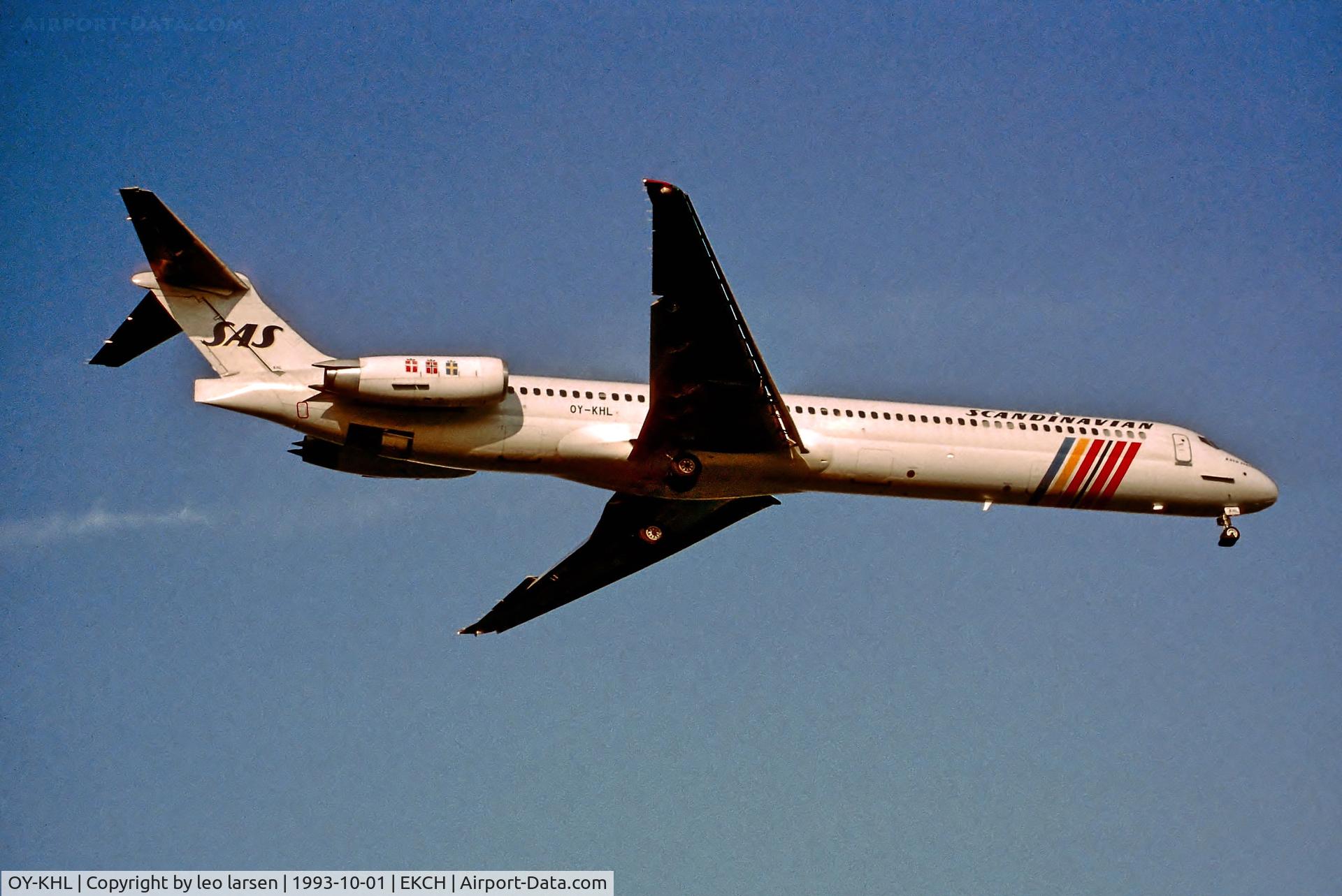 OY-KHL, 1989 McDonnell Douglas MD-82 (DC-9-82) C/N 49911, Copenhagen 1.10.93 App to R-12