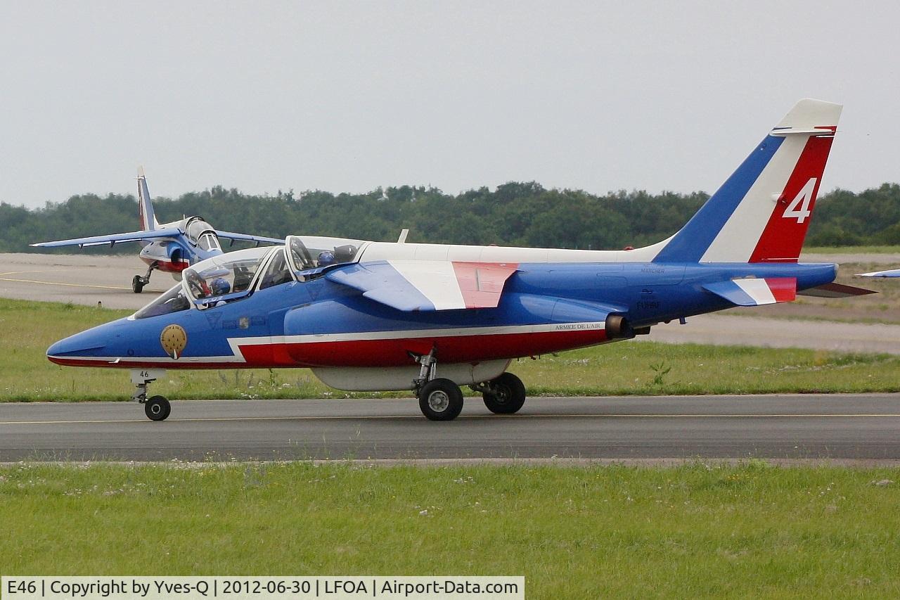 E46, Dassault-Dornier Alpha Jet E C/N E46, Dassault Dornier Alphajet (F-UHRF), Athos 04 of Patrouille de France 2012, Avord Air Base 702 (LFOA) Open day 2012