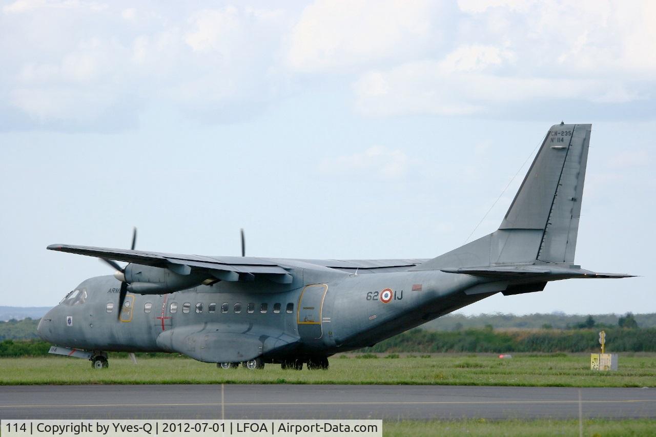 114, Airtech CN-235-200M C/N C114, French Air Force Airtech CN-235, Taxiing to holding point, Avord air base 721 (LFOA) Open day 2012