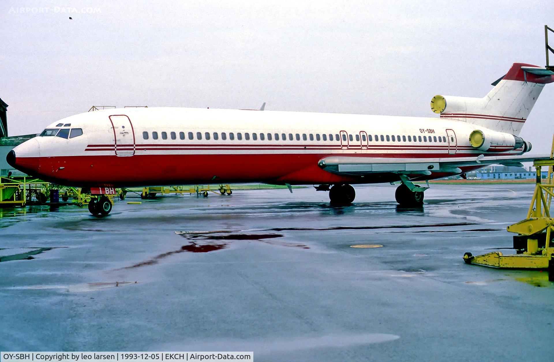 OY-SBH, 1981 Boeing 727-2B7 C/N 22164, Copenhagen 7.12.93 after Bankrupt