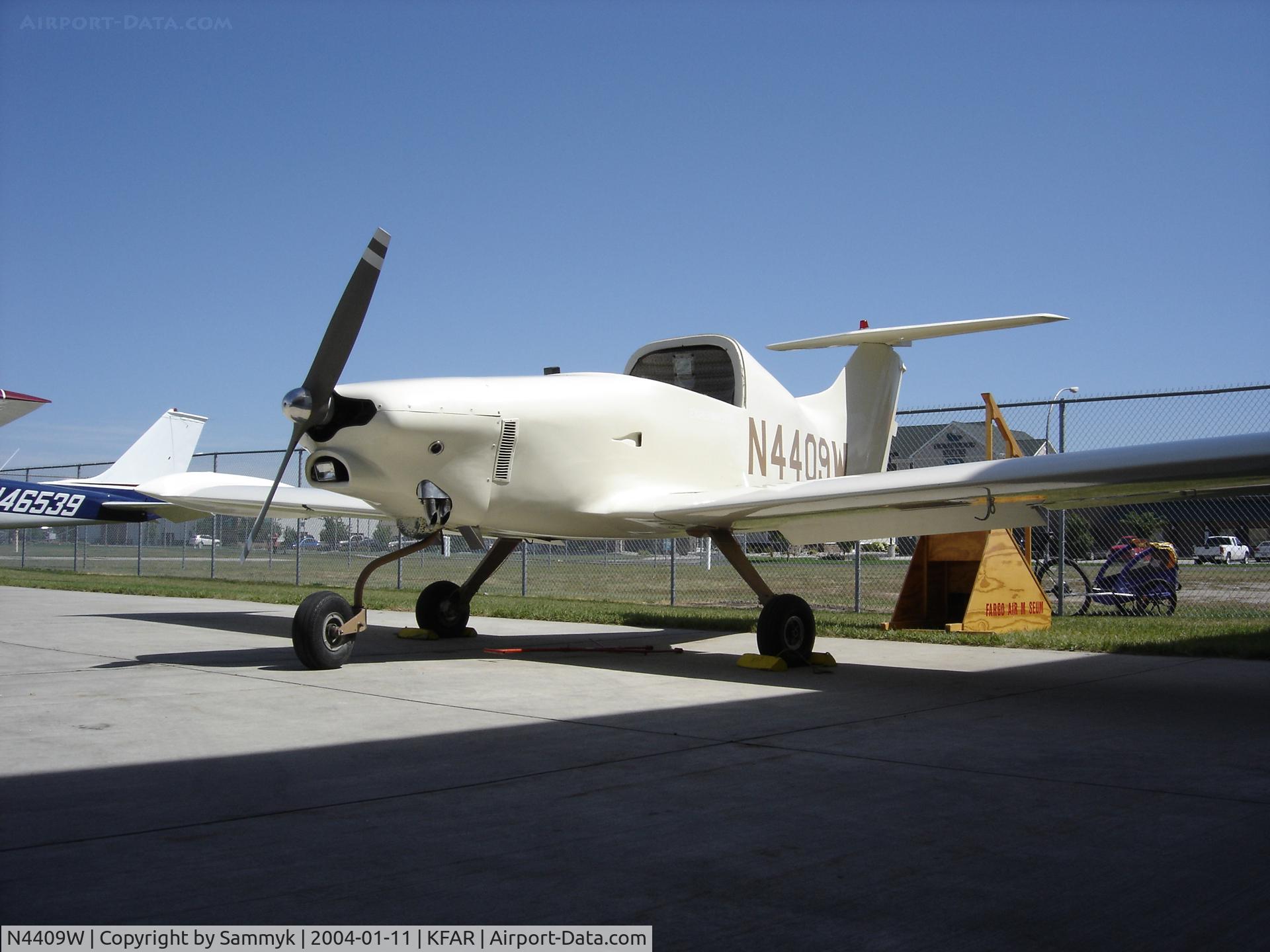N4409W, Polliwagen Polliwagen C/N 527, This aircraft is one of 40 Polliwagen kits manufactured.