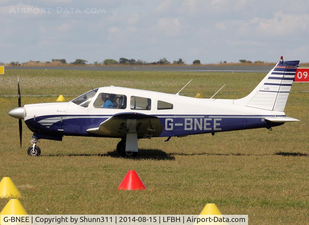 G-BNEE, 1978 Piper PA-28R-201 Cherokee Arrow III C/N 28R-7837084, Taxiing to his parking in the grass...