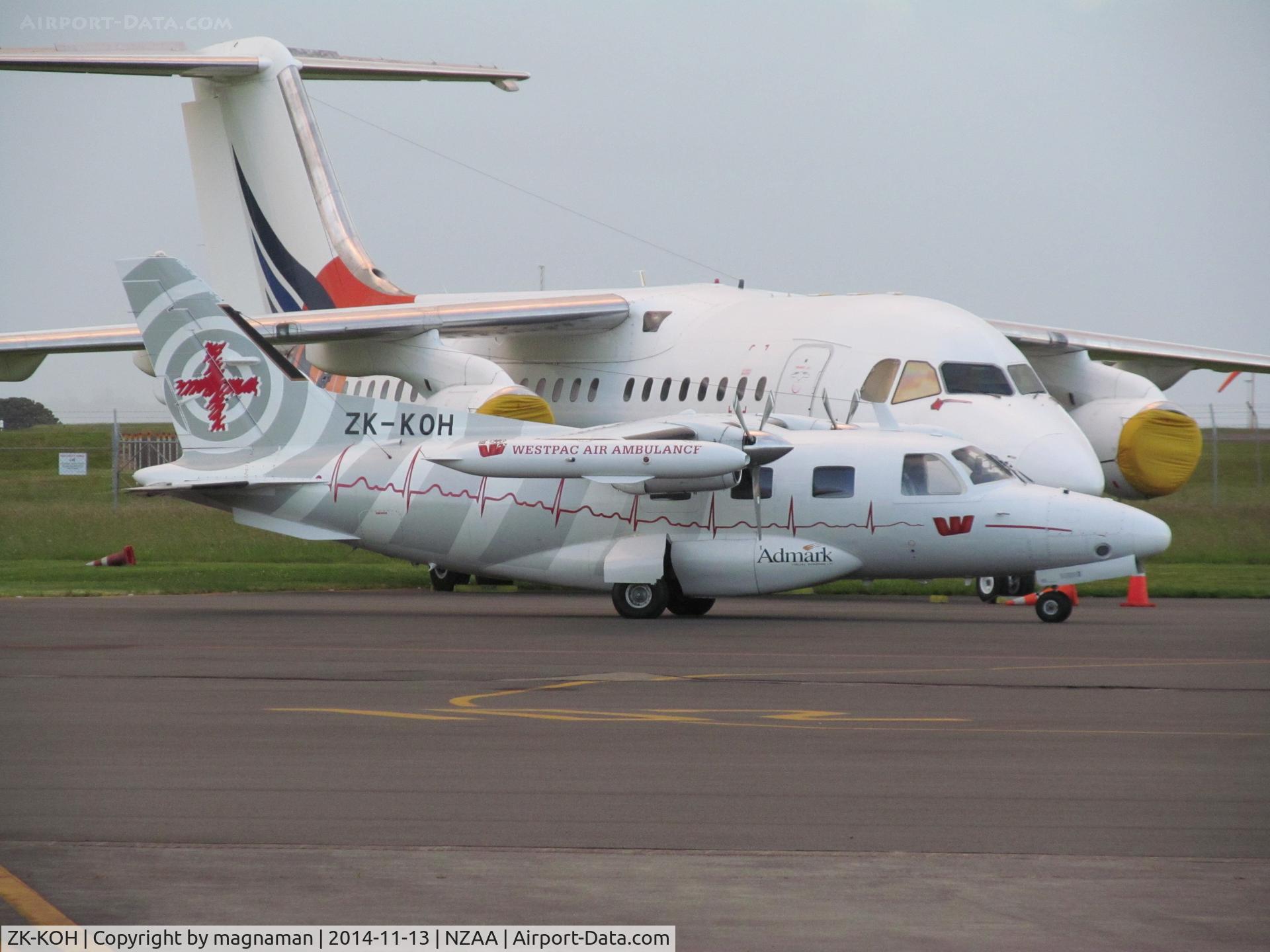 ZK-KOH, Mitsubishi MU-2B-30 C/N 521, The only MU2 on NZ register I think!!

Medic from Hamilton base.