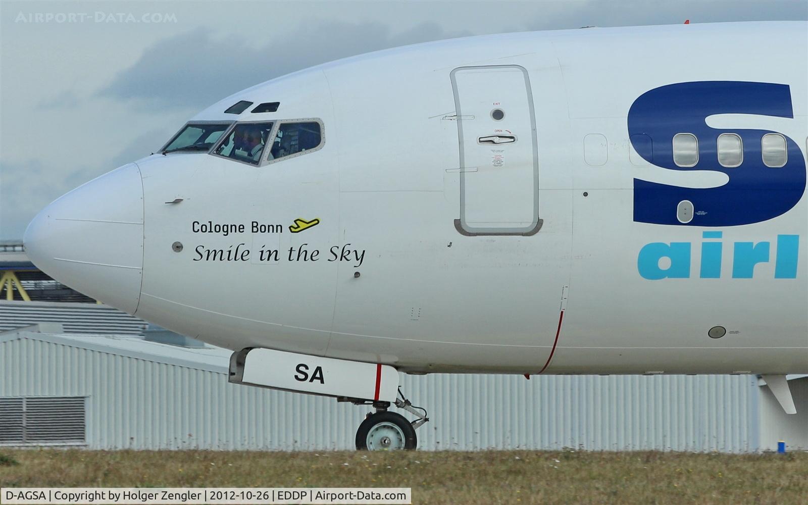 D-AGSA, 2000 Boeing 737-883 C/N 28323, Captain´s looking down to twy W1 ...