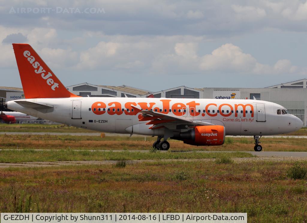 G-EZDH, 2008 Airbus A319-111 C/N 3466, Lining up for departure...