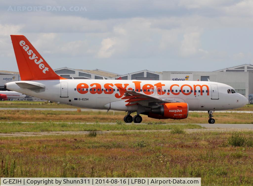 G-EZIH, 2005 Airbus A319-111 C/N 2463, Lining up for departure...
