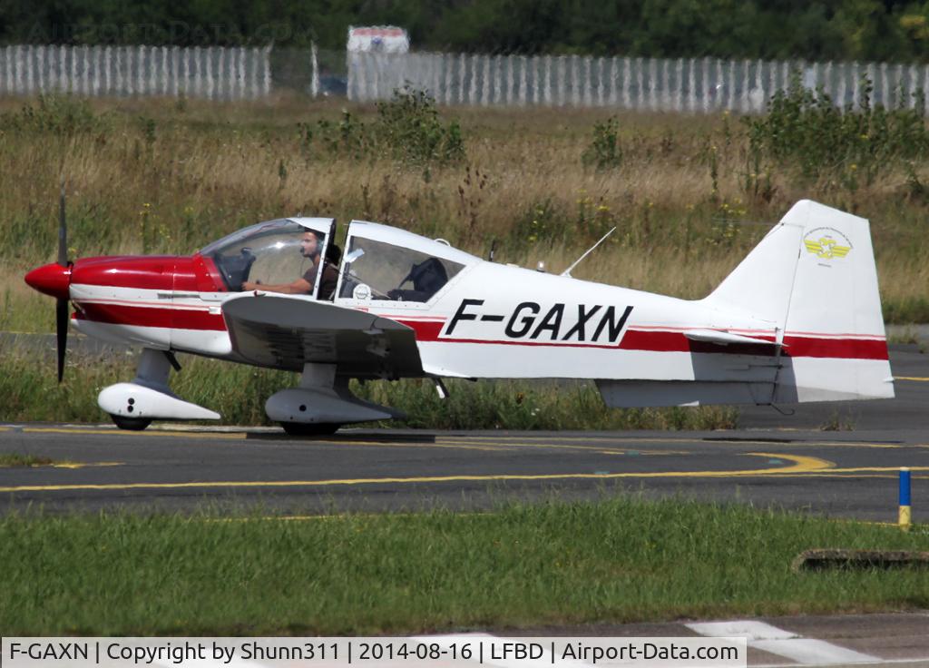 F-GAXN, Robin R-2160 Alpha Sport C/N 152, Leaving the Airclub...