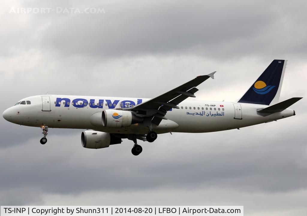 TS-INP, 2001 Airbus A320-214 C/N 1597, Landing rwy 32L