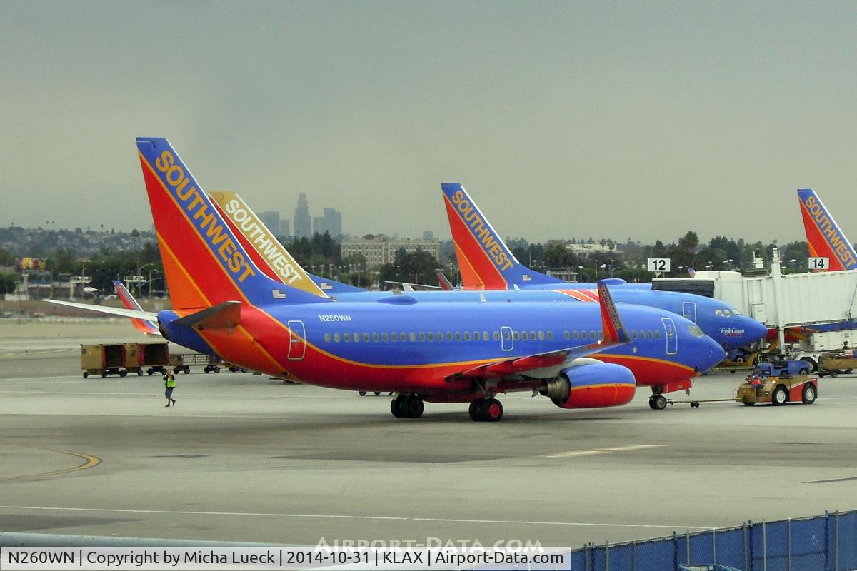 N260WN, 2006 Boeing 737-7H4 C/N 32518, At LAX