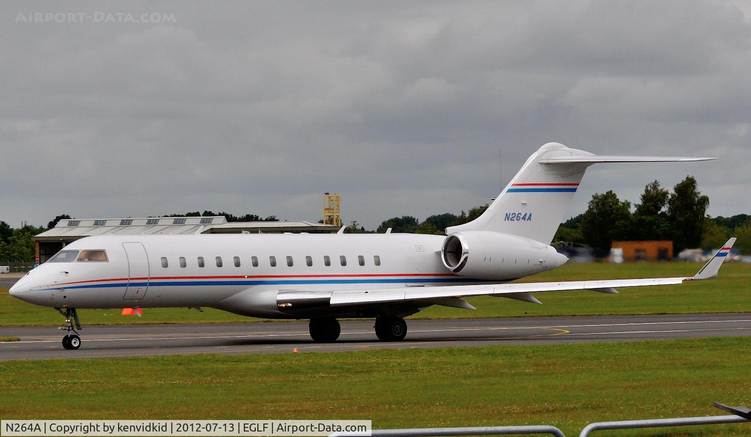 N264A, 2000 Bombardier BD-700-1A10 Global Express C/N 9064, Business Jet departure.