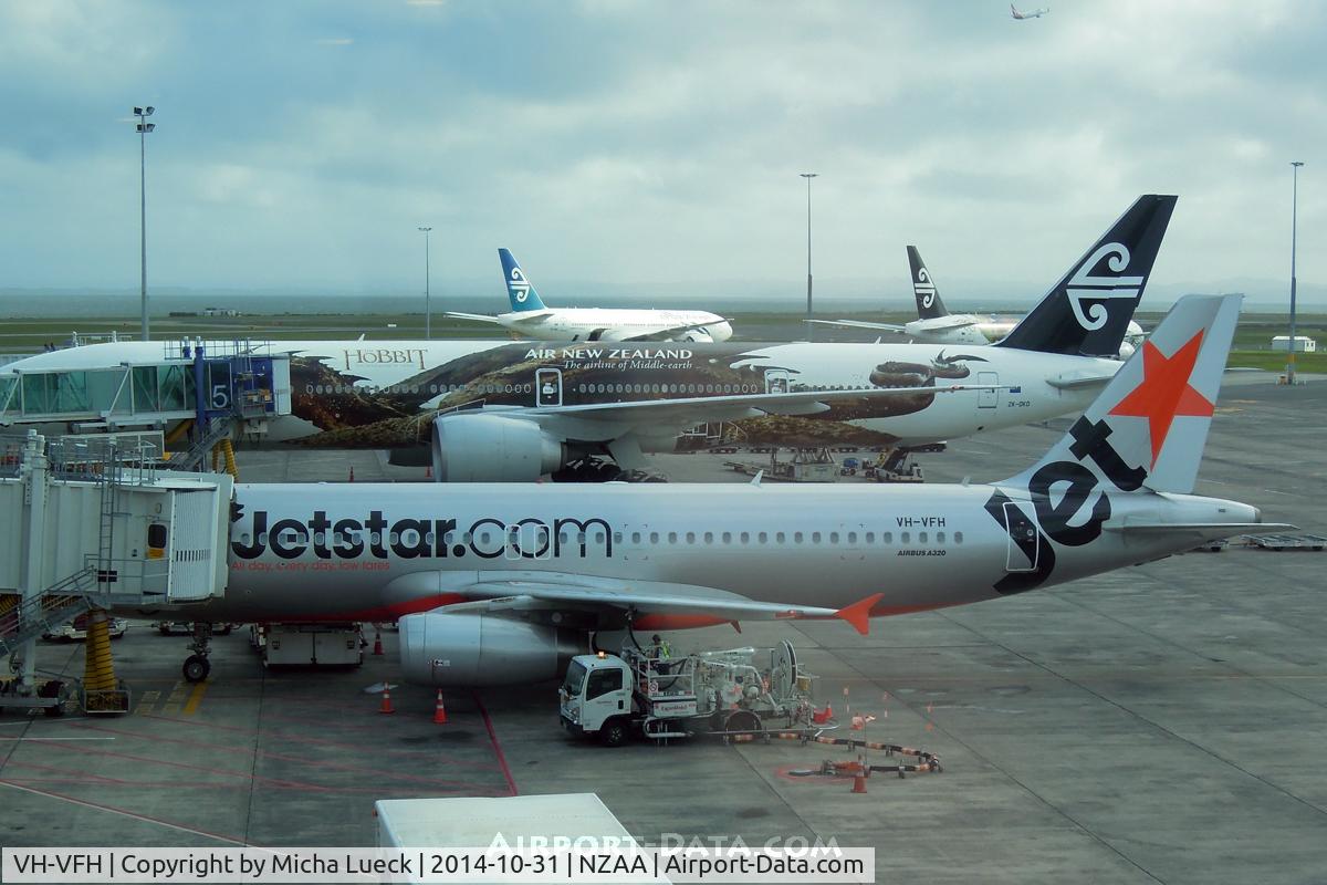 VH-VFH, 2012 Airbus A320-232 C/N 5211, Picture includes two Hobbit planes, and a QF B737-800 climbing out of Auckland