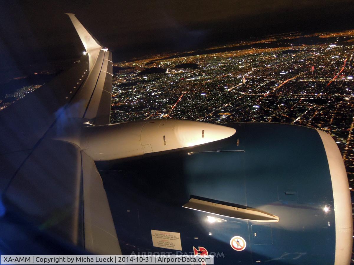 XA-AMM, 2014 Boeing 737-852 C/N 39944, On approach to MEX. With Scimitar winglet.