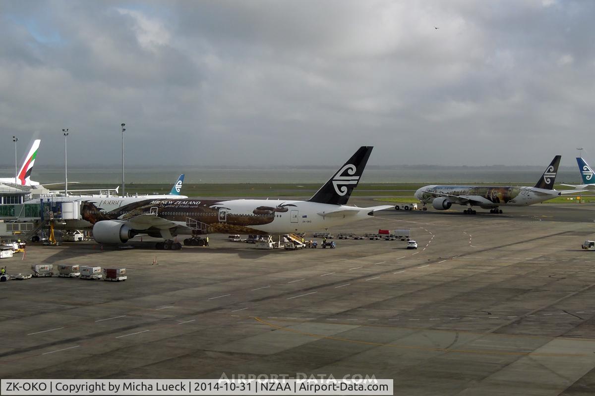 ZK-OKO, 2011 Boeing 777-306/ER C/N 38407, Both Hobbit jets (ZK-OKO and ZK-OKP) in one picture