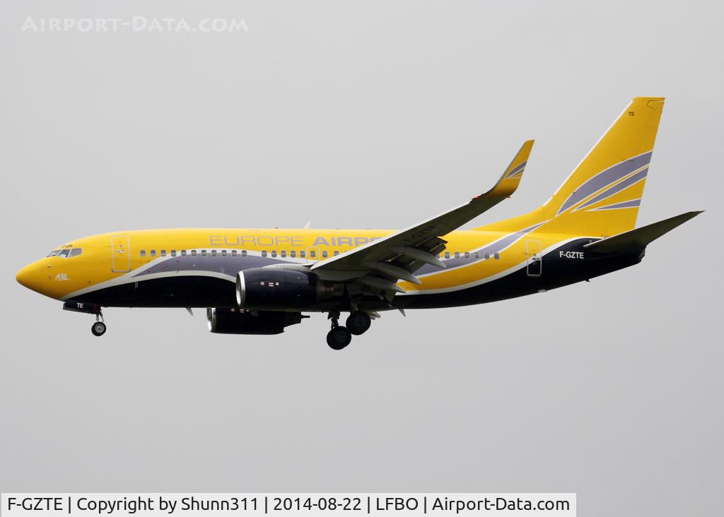 F-GZTE, 1999 Boeing 737-73S C/N 29080, Landing rwy 32L