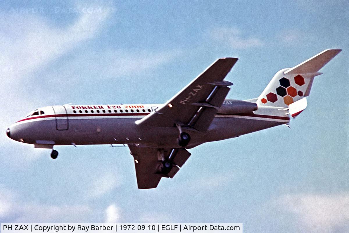 PH-ZAX, 1972 Fokker F-28-2000 Fellowship C/N 11053, Fokker F-28-2000 Fellowship [11053] (Fokker-VFW) Farnborough~G 10/09/1972. From a slide.