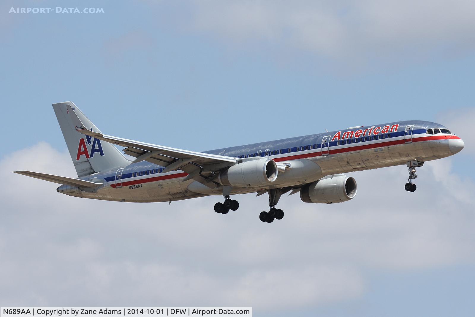 N689AA, 1993 Boeing 757-223 C/N 25731, Landing at DFW Airport