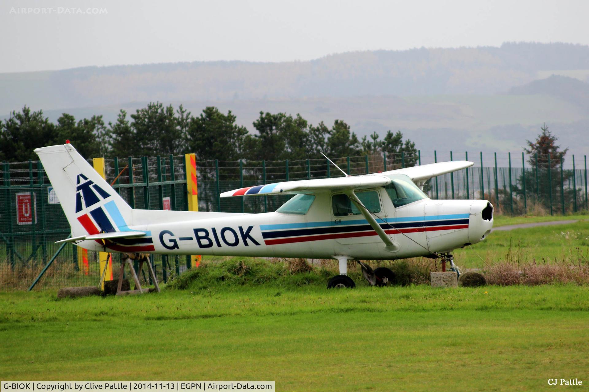 G-BIOK, 1981 Reims F152 C/N 1810, Parked or dumped at Dundee Riverside EGPN