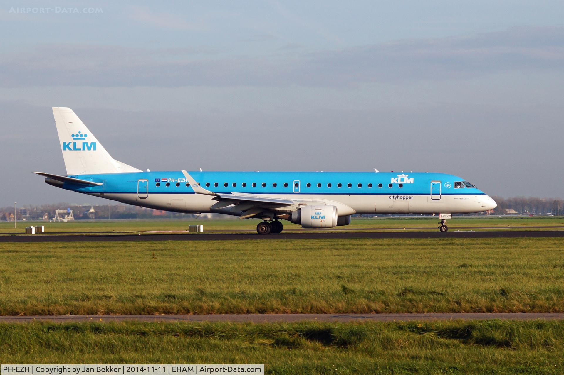 PH-EZH, 2009 Embraer 190LR (ERJ-190-100LR) C/N 19000319, Schiphol, just after landing on the 