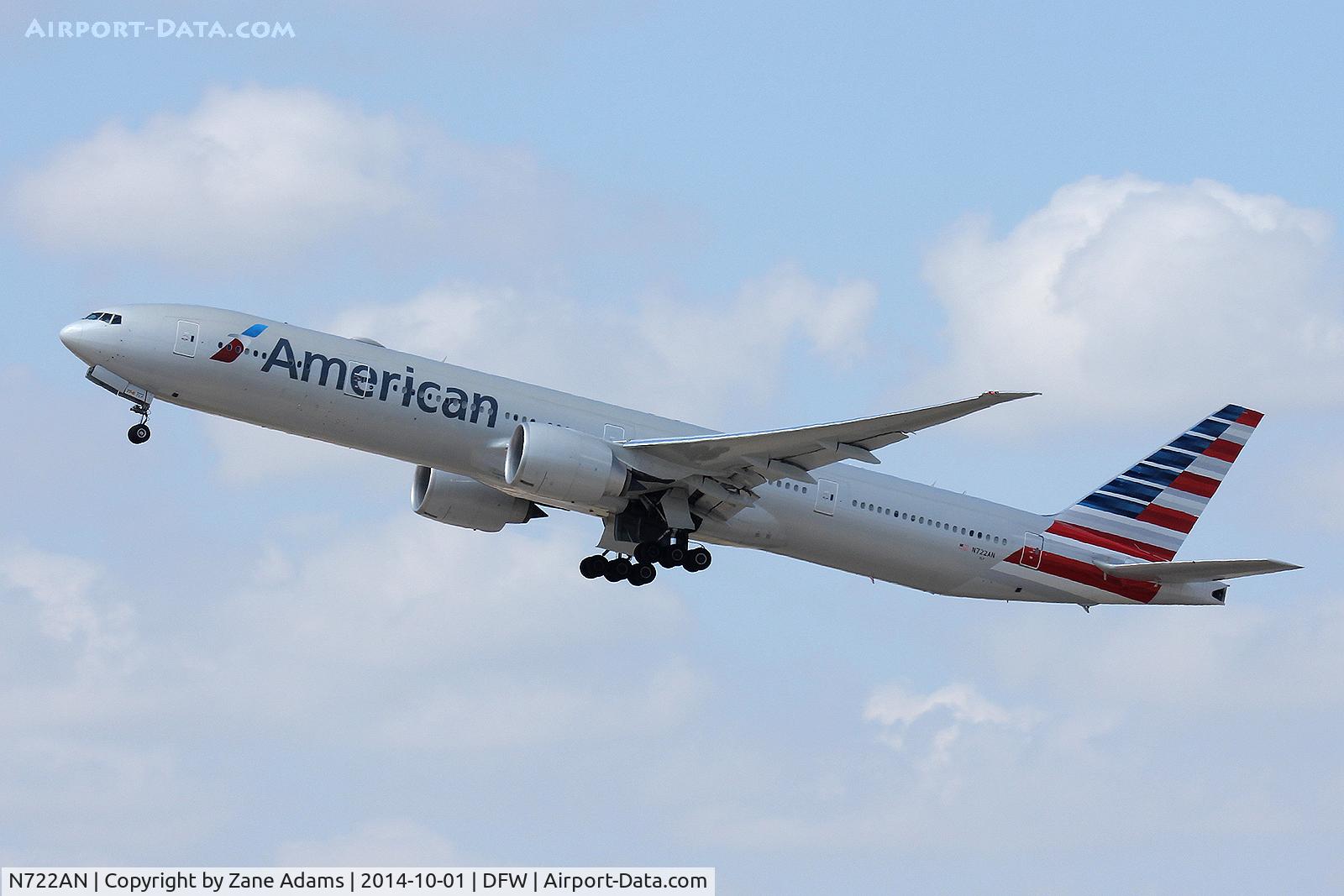 N722AN, 2013 Boeing 777-323/ER C/N 31547, Departing DFW Airport