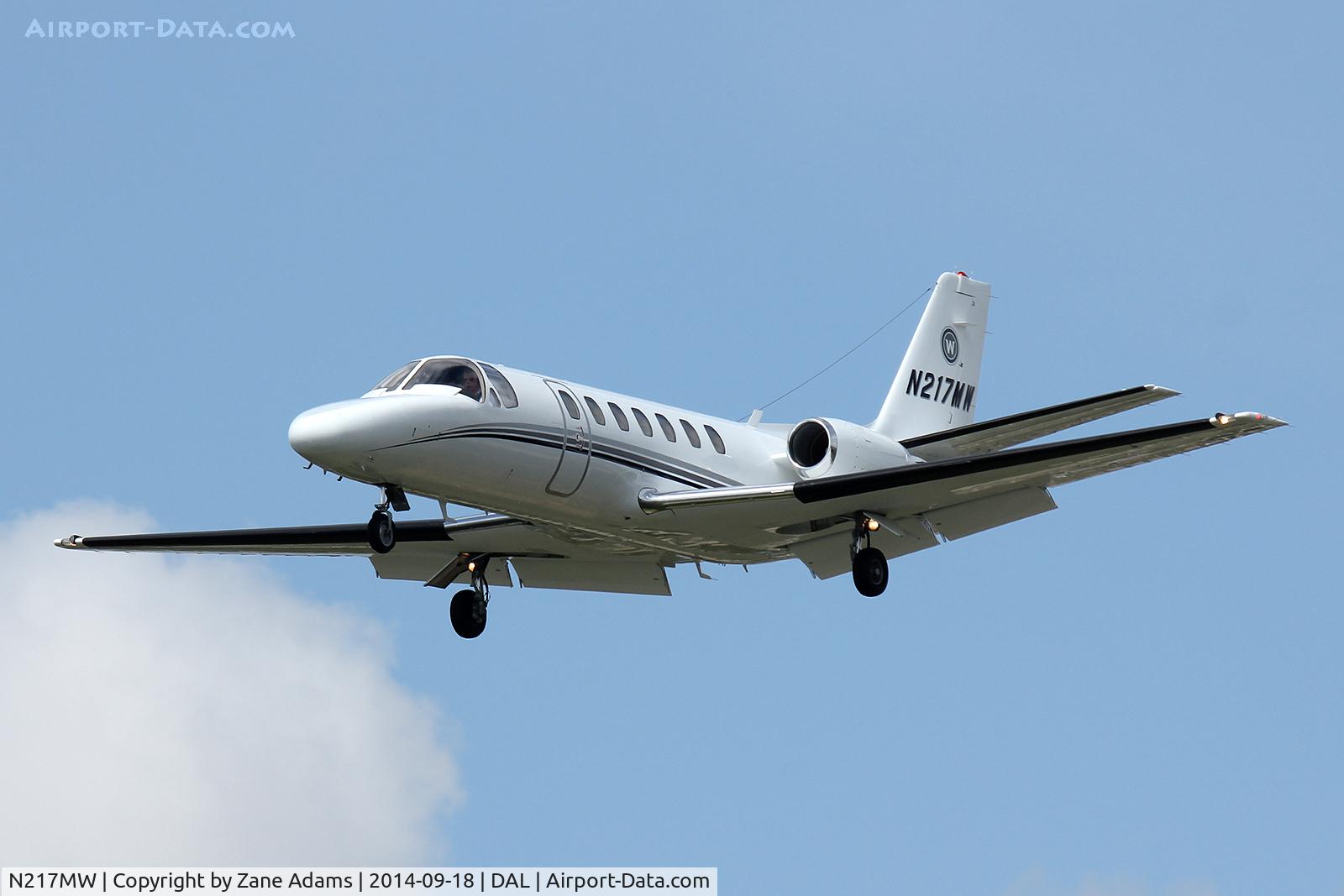 N217MW, 1996 Cessna 560 Citation Ultra C/N 560-0361, Landing at Dallas Love Field