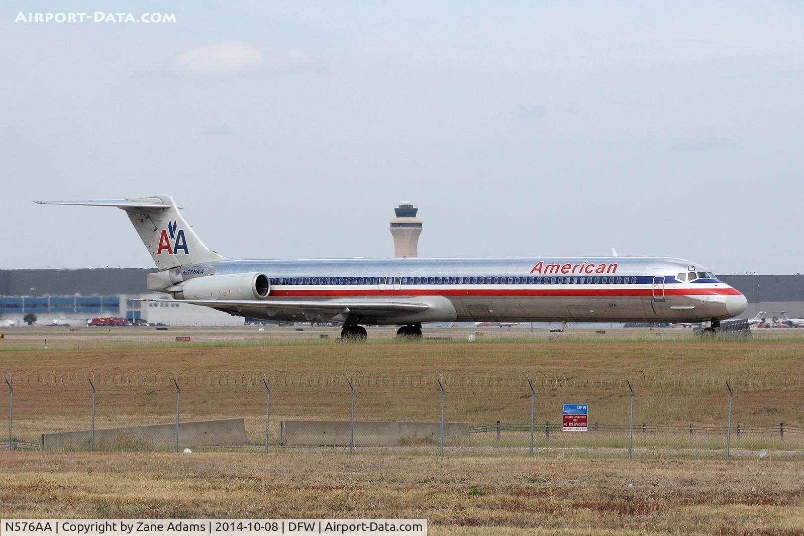N576AA, 1991 McDonnell Douglas MD-82 (DC-9-82) C/N 53153, At DFW Airport