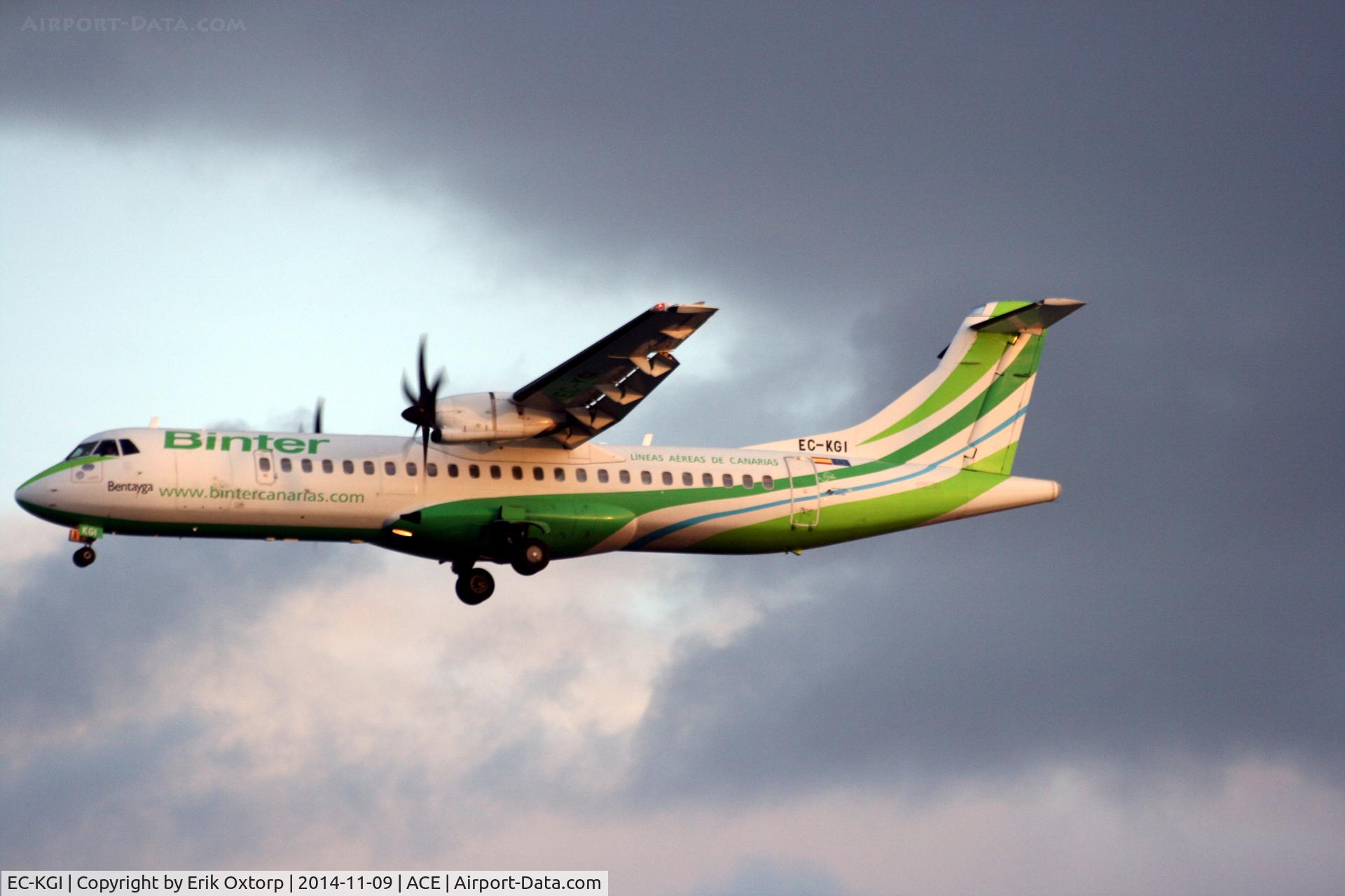 EC-KGI, 2007 ATR 72-212A C/N 752, EC-KGI landing in ACE