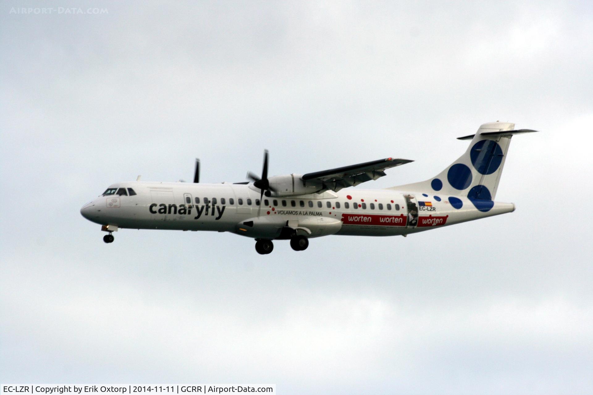 EC-LZR, 1995 ATR 72-202 C/N 441, EC-LZR landing in ACE