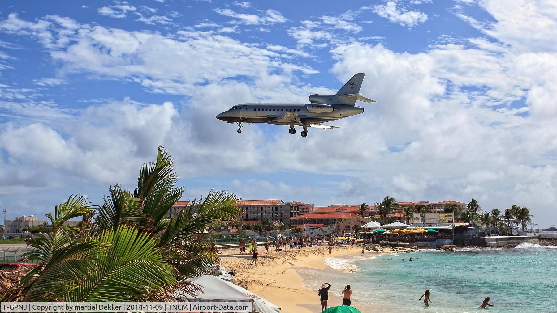 F-GPNJ, 1999 Dassault Falcon 900EX C/N 50, landing sxm