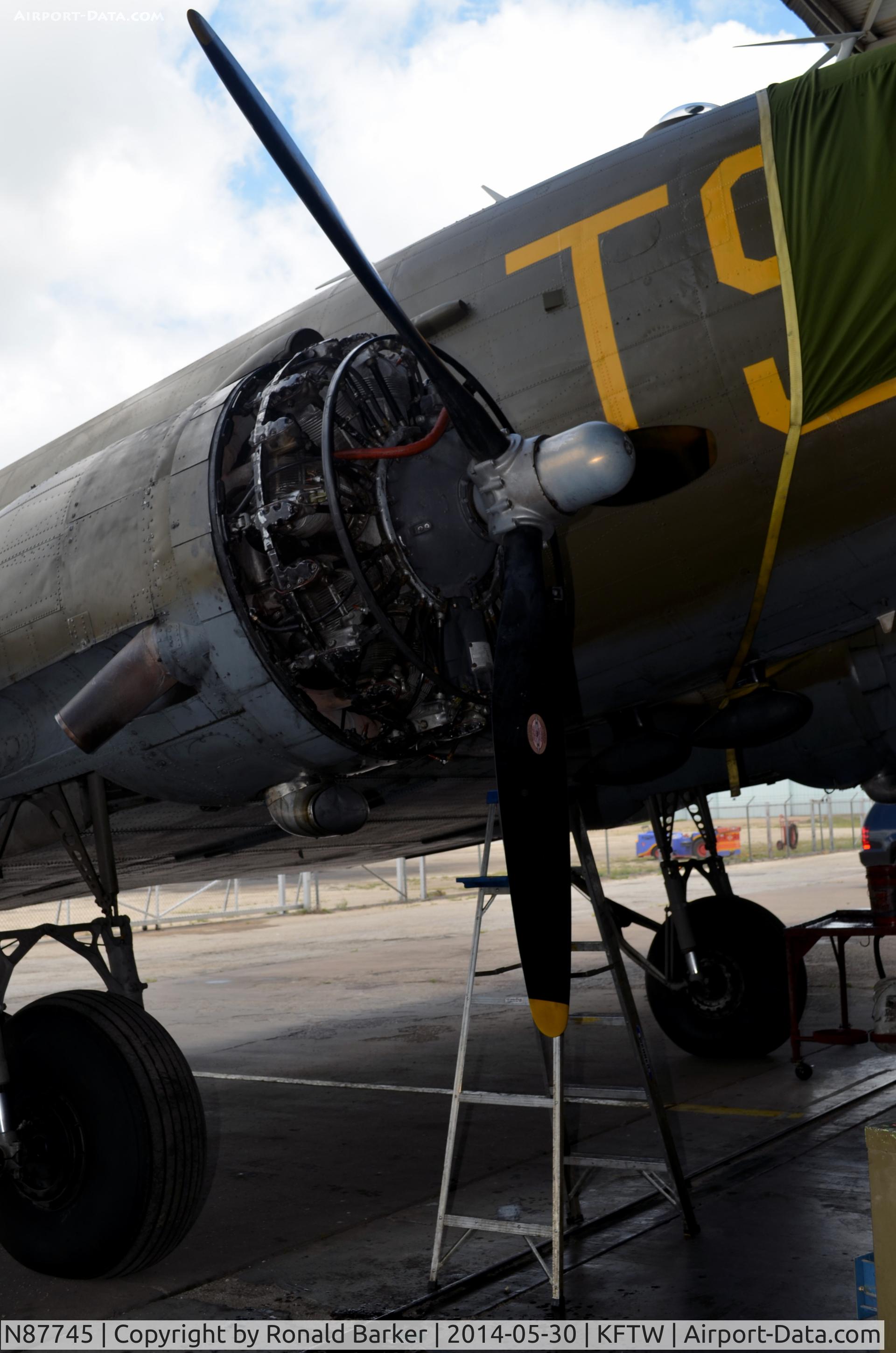N87745, 1942 Douglas DC-3 C/N 6315, Vintage Flying Museum