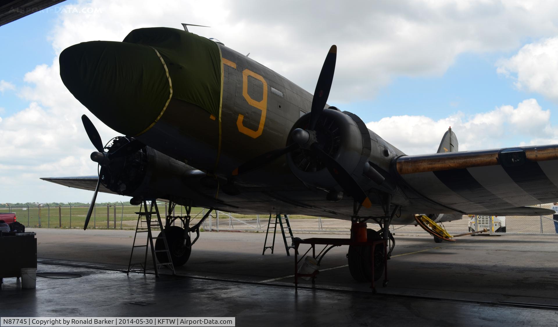 N87745, 1942 Douglas DC-3 C/N 6315, Vintage Flying Museum