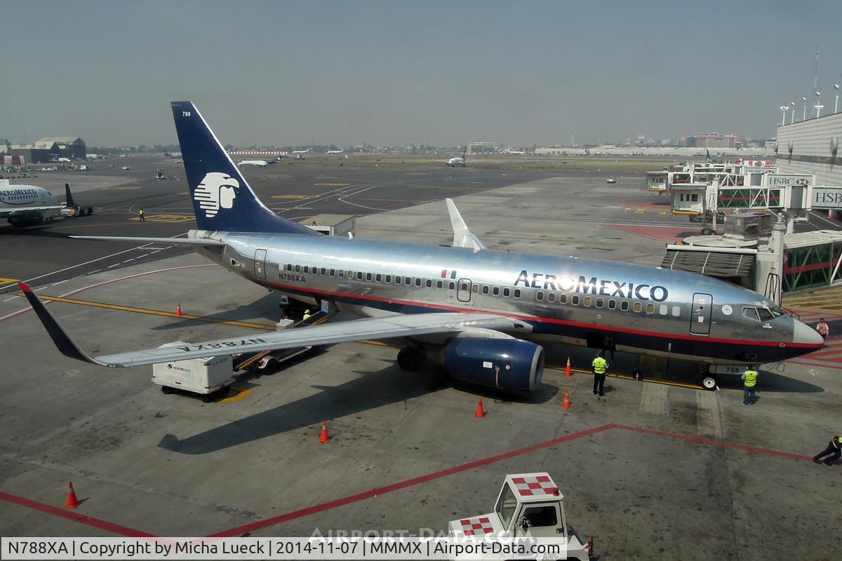 N788XA, 2004 Boeing 737-752 C/N 33788, At Mexico City