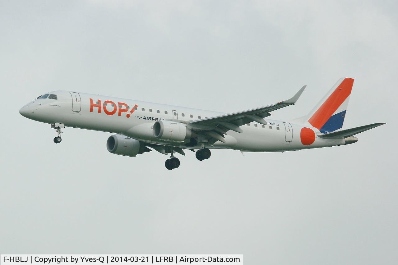 F-HBLJ, 2009 Embraer 190LR (ERJ-190-100LR) C/N 19000133, Embraer ERJ-190-100LR, Short approach rwy 25L, Brest-Bretagne airport (LFRB-BES)
