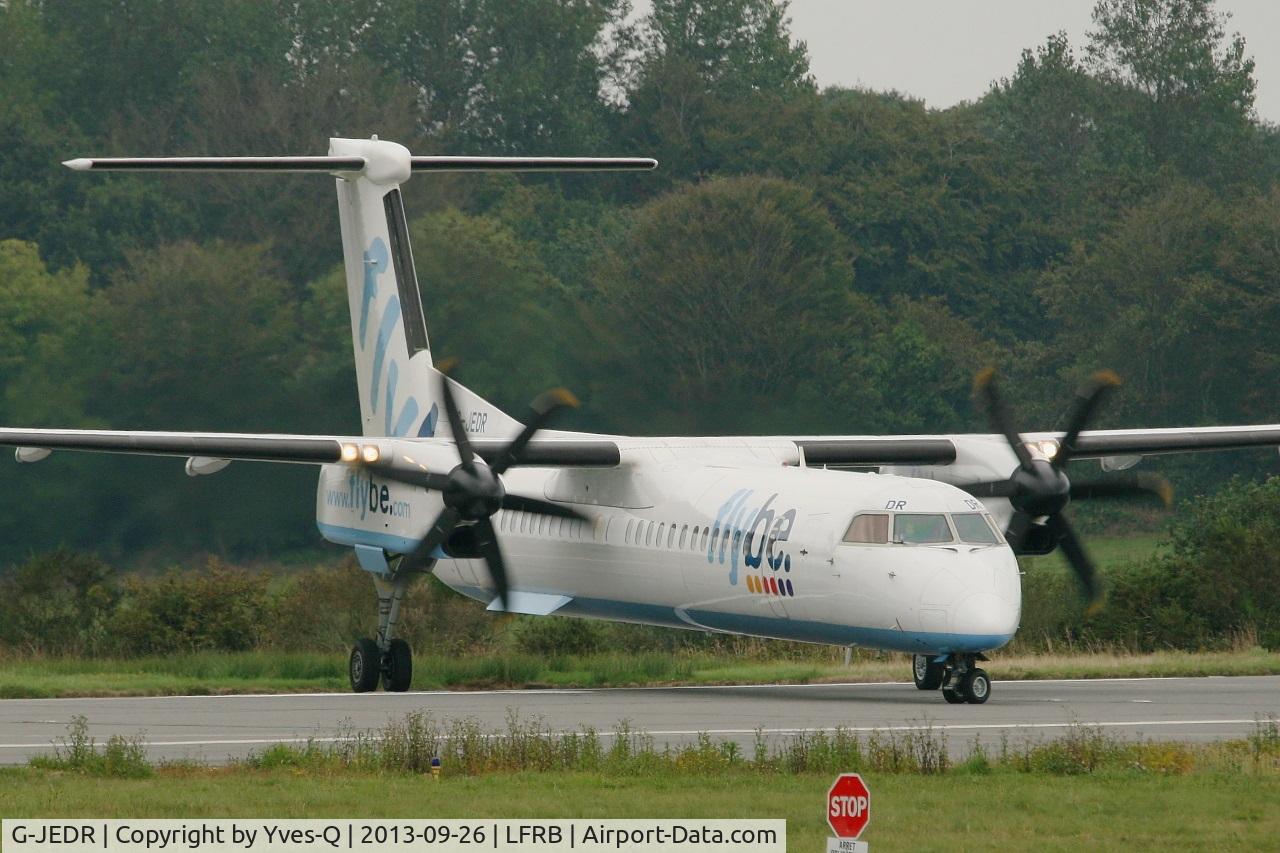 G-JEDR, 2003 De Havilland Canada DHC-8-402Q Dash 8 C/N 4087, De Havilland Canada DHC-8-402Q Dash 8, Holding point rwy 25L, Brest-Bretagne airport (LFRB-BES)