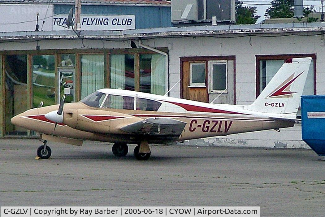 C-GZLV, 1965 Piper PA-30-160 B Twin Comanche C/N 30-809, Piper PA-30-160 Twin Comanche [30-809] Ottawa-Macdonald Cartier International~C 18/06/2005
