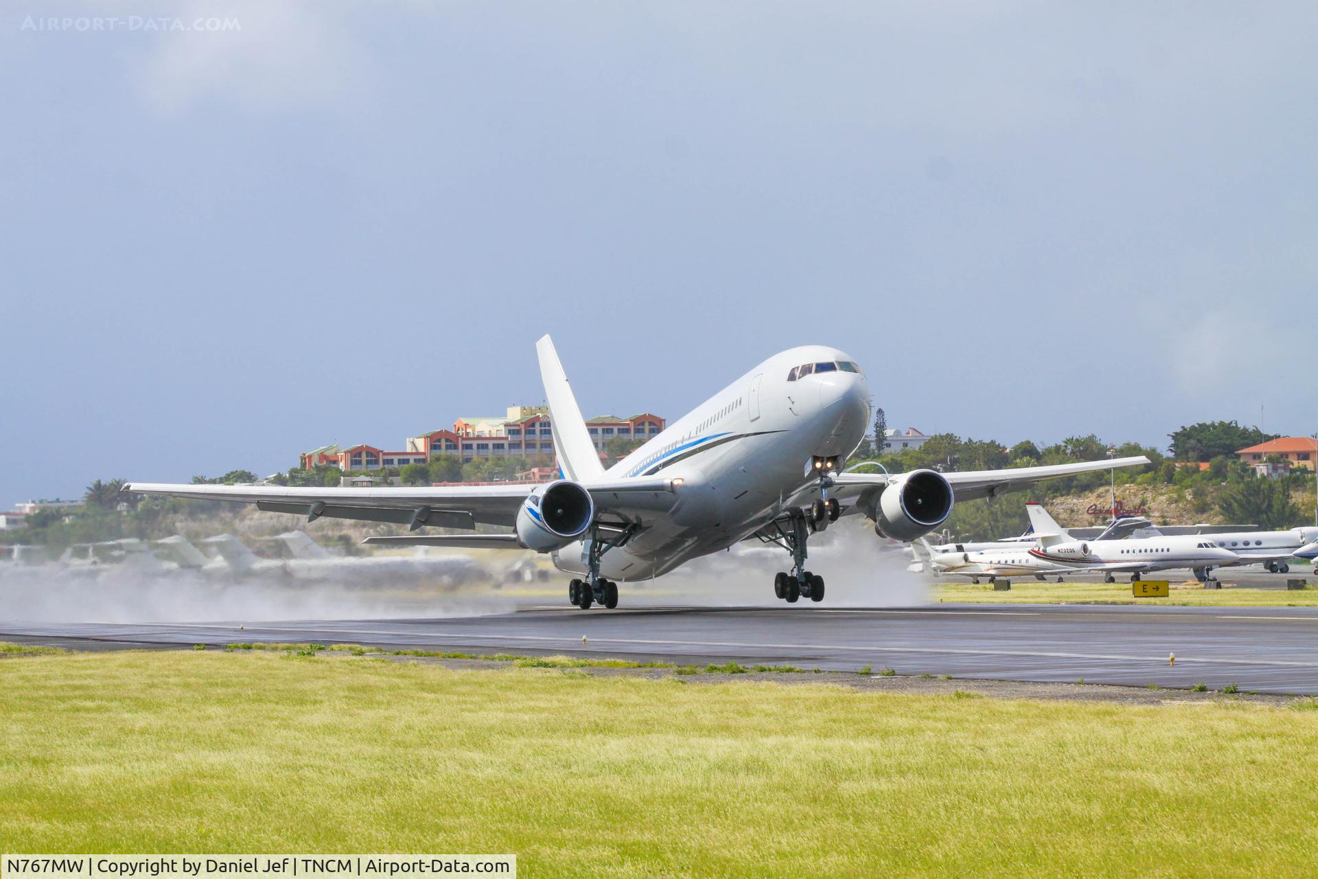N767MW, 1982 Boeing 767-277 C/N 22694, N767MW