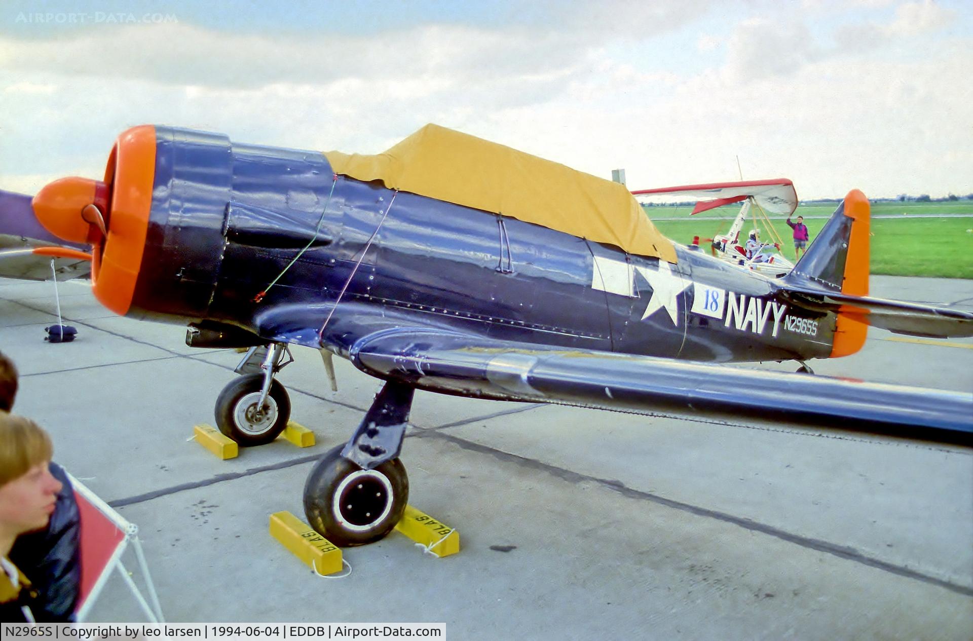 N2965S, North American Medore T-6D C/N 51819, ILA Berlin 4.6.94