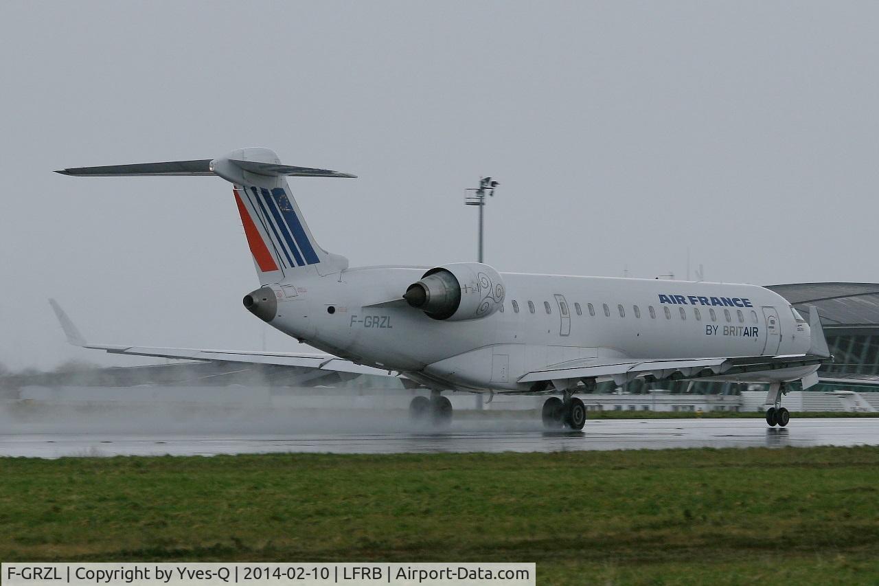 F-GRZL, 2006 Bombardier CRJ-700 (CL-600-2C10) Regional Jet C/N 10245, Canadair Regional Jet CRJ-702, Taking off Rwy 25L, Brest-Bretagne Airport (LFRB-BES)