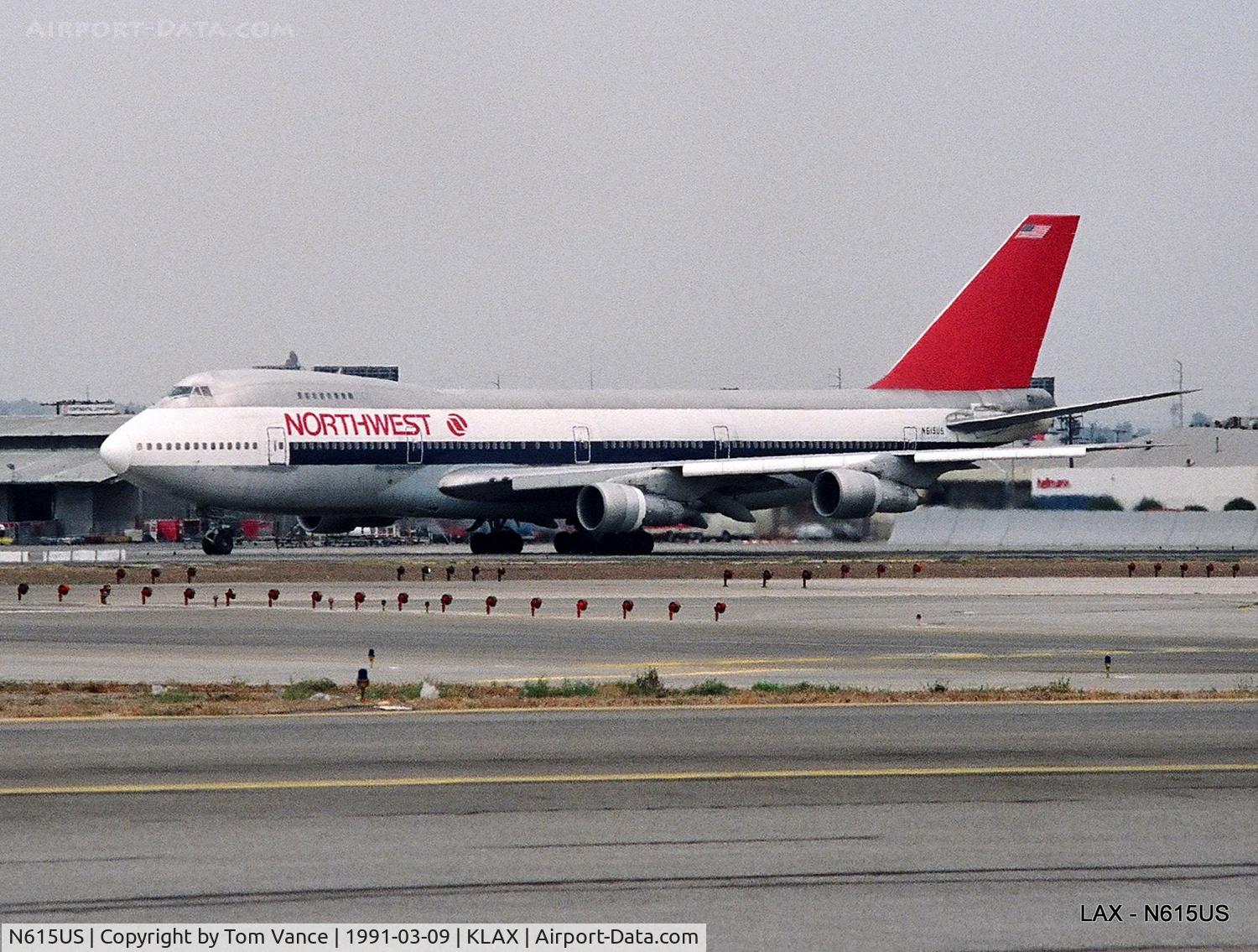N615US, 1971 Boeing 747-251B C/N 20360, KLAX in hold for 25R departure