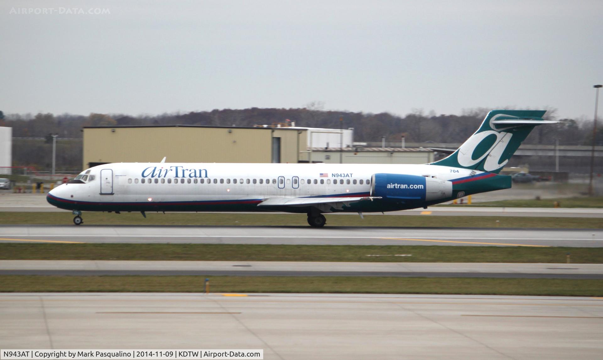 N943AT, 1999 Boeing 717-200 C/N 55006, Boeing 717-200