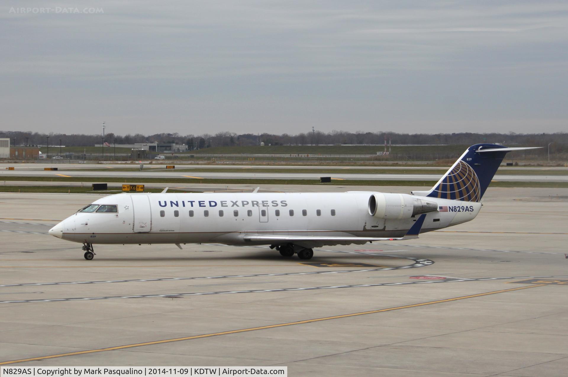 N829AS, 1998 Canadair CRJ-200ER (CL-600-2B19) C/N 7232, CL-600-2B19