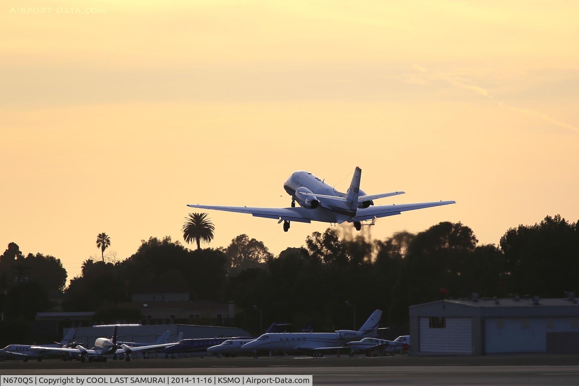 N670QS, 2001 Cessna 560XL Citation Excel C/N 560-5170, taking off from Rwy21