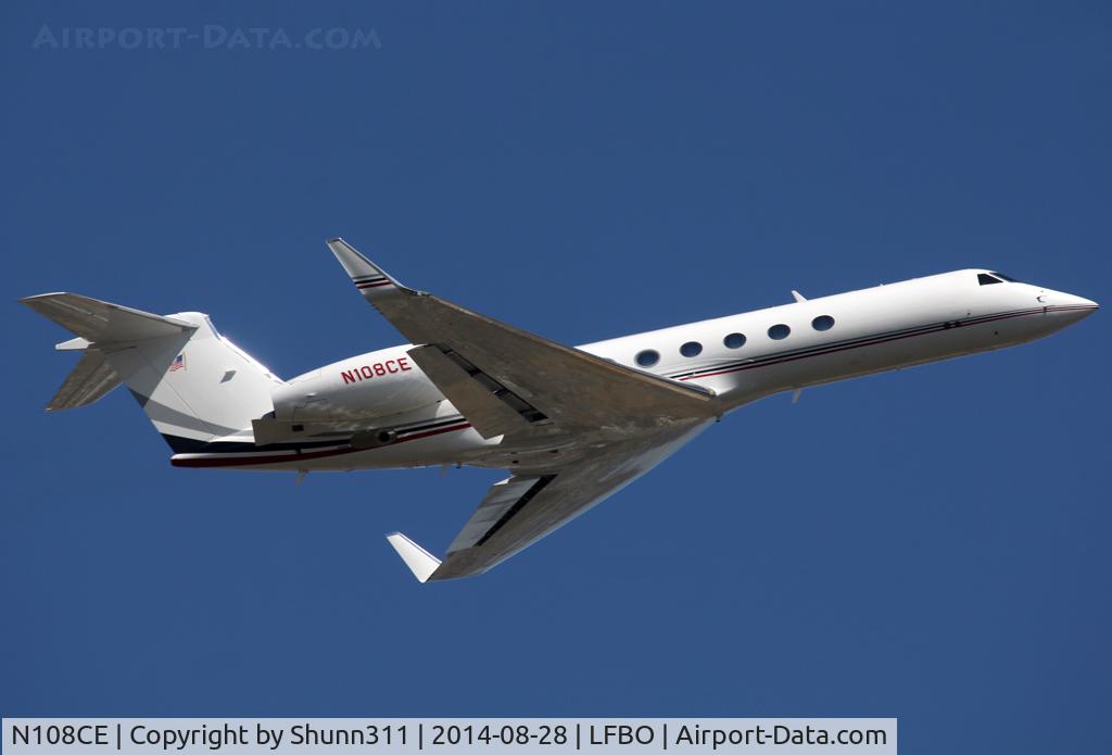N108CE, 1998 Gulfstream Aerospace G-V C/N 561, Climbing after take off from rwy 14L