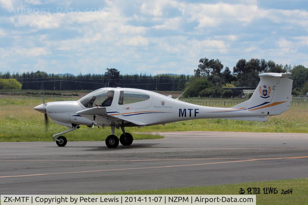 ZK-MTF, Diamond DA-40 Diamond Star C/N 40.989, Massey University School of Aviation, Palmerston North