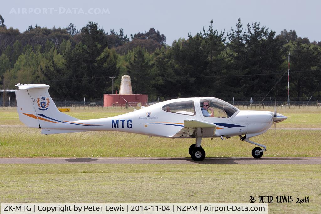 ZK-MTG, Diamond DA-40 Diamond Star C/N 40.998, Massey University School of Aviation, Palmerston North
