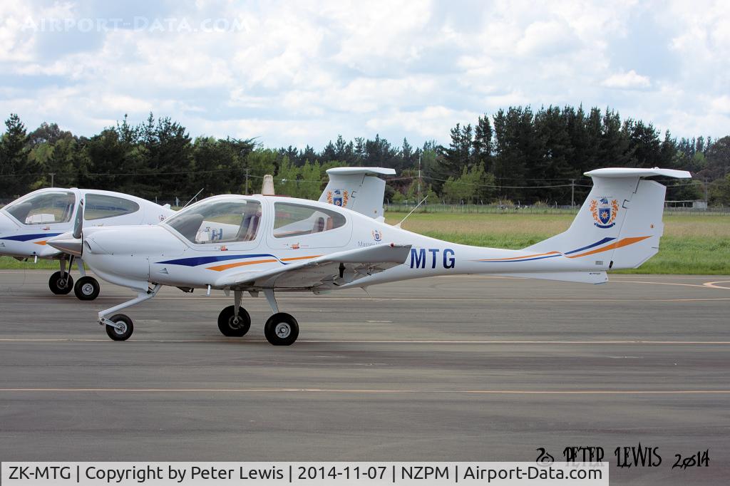 ZK-MTG, Diamond DA-40 Diamond Star C/N 40.998, Massey University School of Aviation, Palmerston North