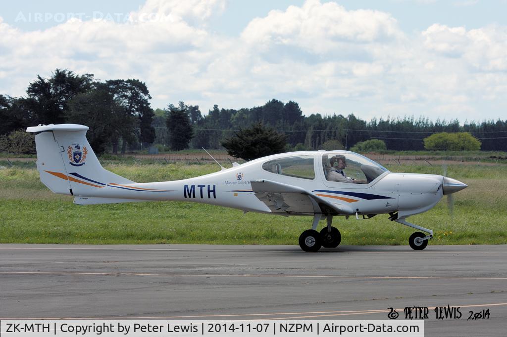 ZK-MTH, Diamond DA-40 Diamond Star C/N 40.1012, Massey University School of Aviation, Palmerston North