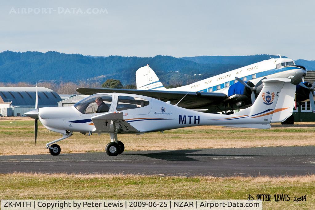 ZK-MTH, Diamond DA-40 Diamond Star C/N 40.1012, Massey University School of Aviation, Palmerston North