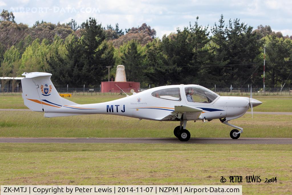 ZK-MTJ, Diamond DA-40 Diamond Star C/N 40.1020, Massey University School of Aviation, Palmerston North