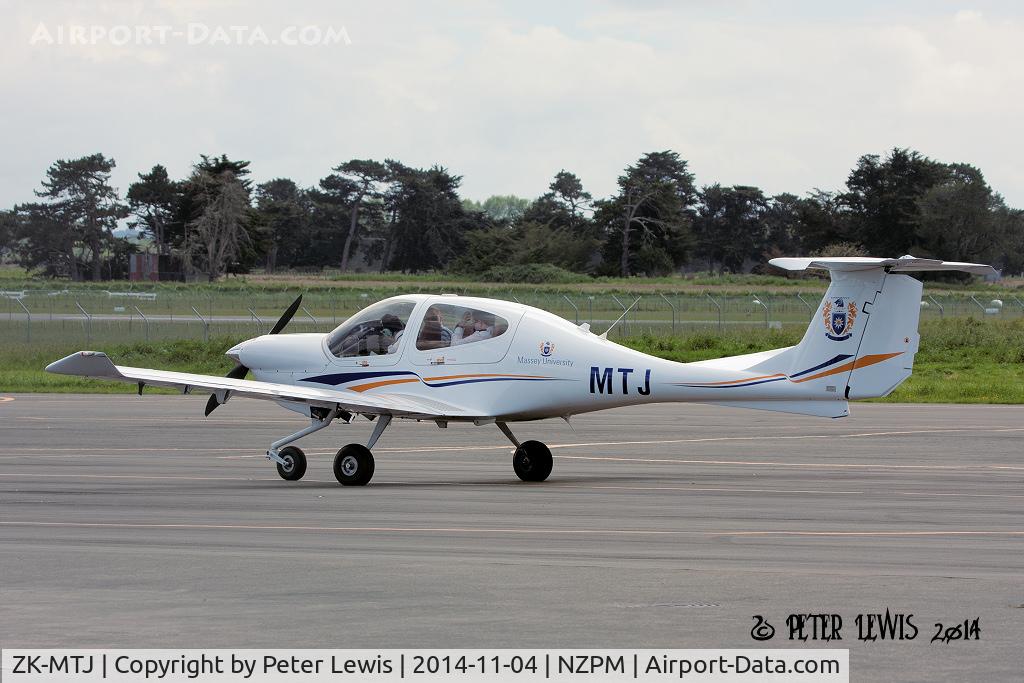 ZK-MTJ, Diamond DA-40 Diamond Star C/N 40.1020, Massey University School of Aviation, Palmerston North