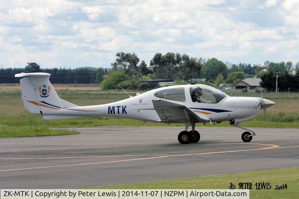 ZK-MTK, Diamond DA-40 Diamond Star C/N 40.1027, Massey University School of Aviation, Palmerston North